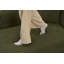 Canapé-lit moderne avec méridienne courbée avec assise profonde et coussin intégré pour le salon ou la chambre à coucher.-325544238