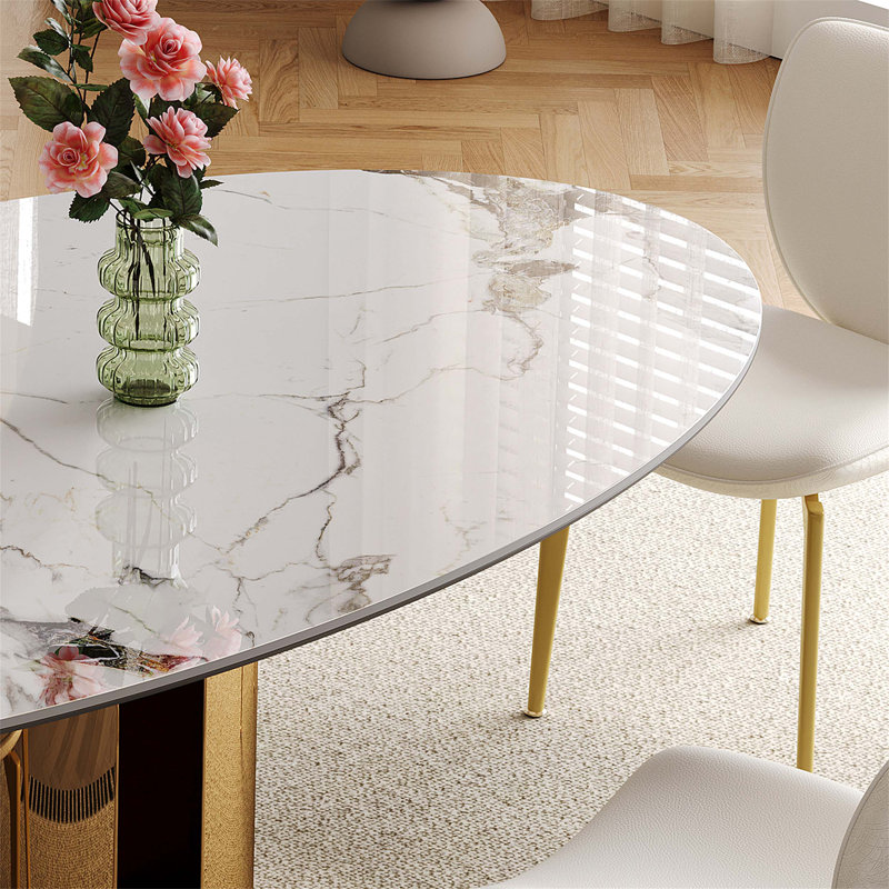 Table de salle à manger ovale en pierre frittée de 70,9 pouces avec base en acier inoxydable de couleur cuivre, conception robuste pour les maisons modernes