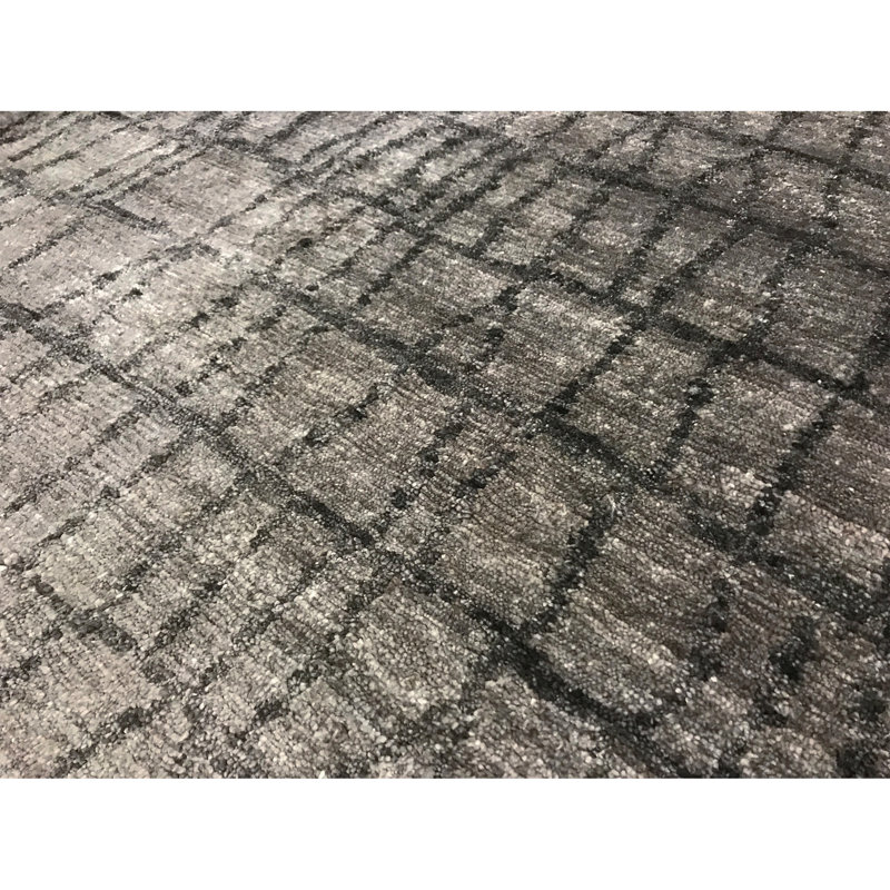 Windsom Geometric Area Rug in Gray