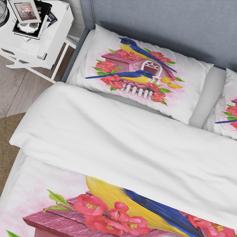 Ensemble de housse de couette en polyester traditionnel avec deux mésanges bleues et jaunes assis près du nid