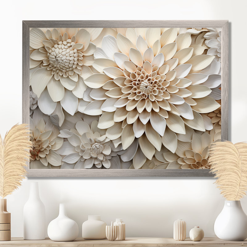 Minimalisme beige Dahlia I - art mural Dahlia, Cadre simple argenté, H 34 po x l 44 po x P 1,5 po