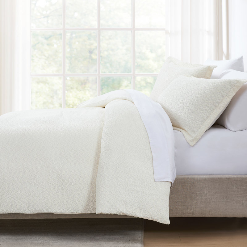 Lotti Boucle Duvet Cover Soft White 3Pc Set, Queen Duvet Cover + 2 Shams