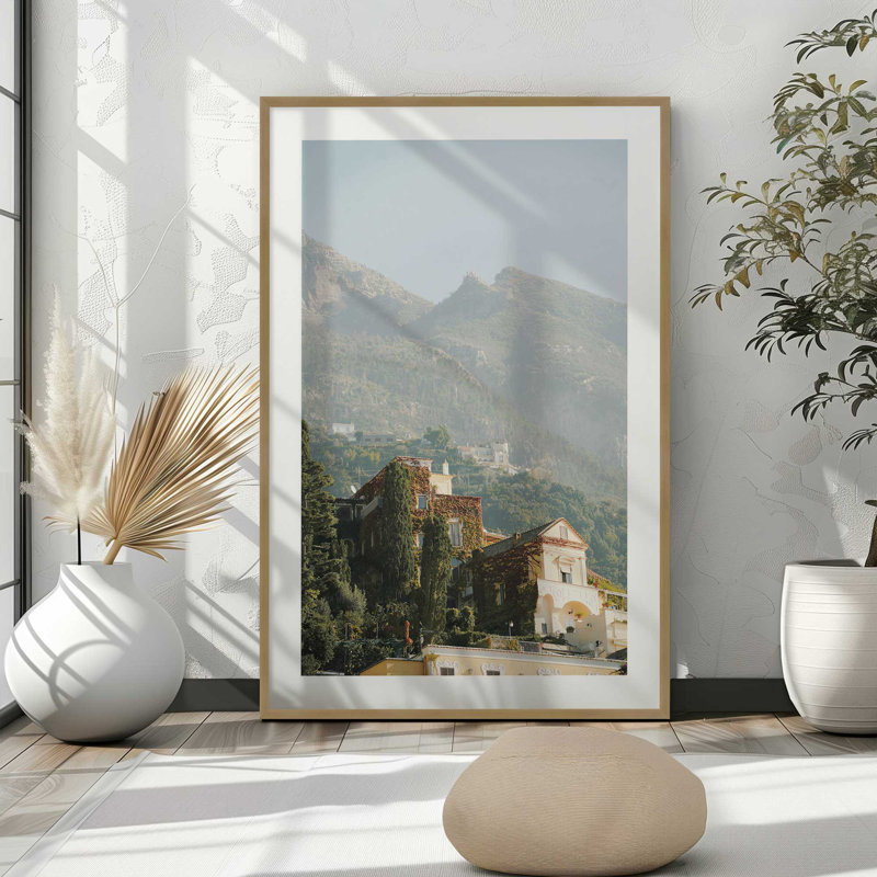 Imprimé Hillside Haven, Cadre simple en or poli, H 21,25 po x l 17,25 po x P 1,25 po