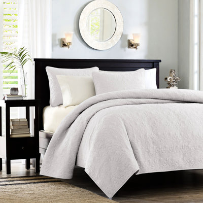 Reversible Quilt White Full/queen - Seasonal Versatile Bedding Quilting Pre-washed Cotton Filling 3 Piece With 2 Shams All Year Round Matching