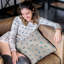 Coussin en laine à pois-126569701