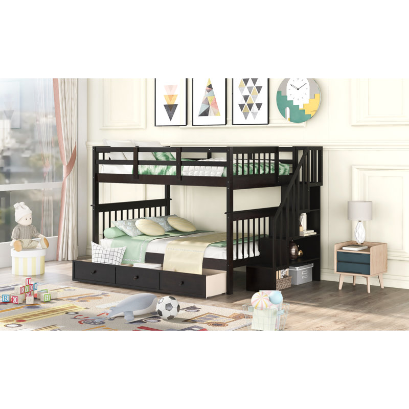 Lits superposés en bois encombrants avec solution de rangement moderne