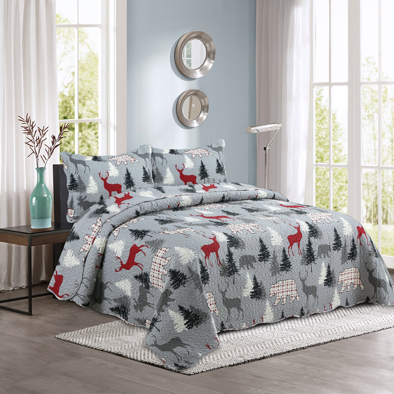 Gray Twin Microfiber Reversible Quilt Set with Woodland Print