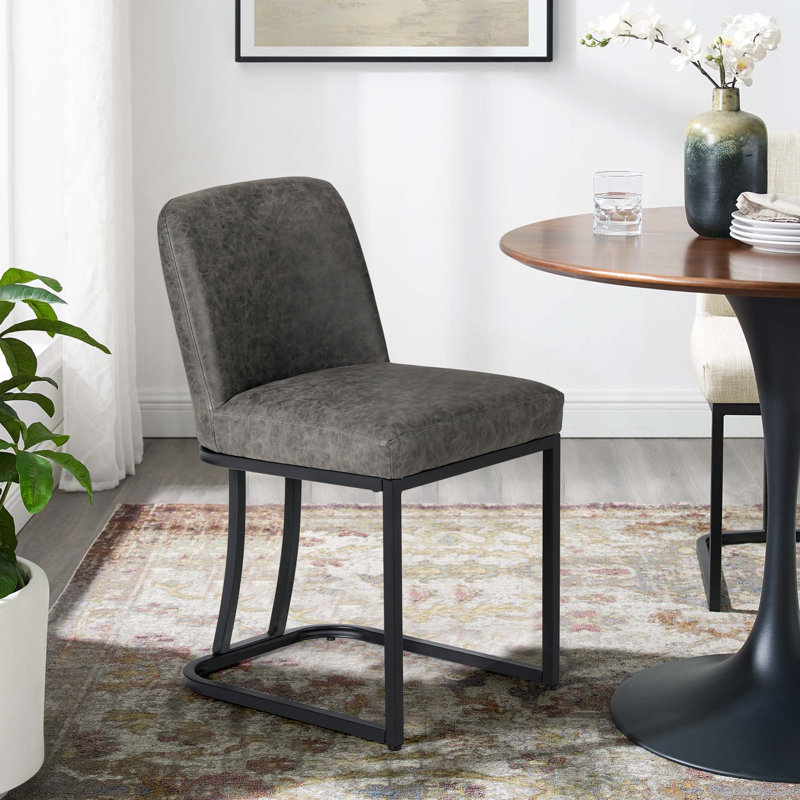 Chaise rembourrée Mack, Gris foncé, Noir