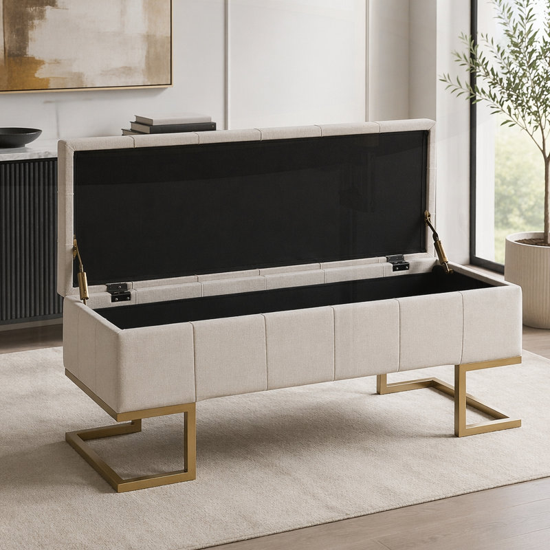 Luxueux banc de rangement en velours et en acier avec un design capitonné, parfait pour la décoration moderne et les sièges supplémentaires.