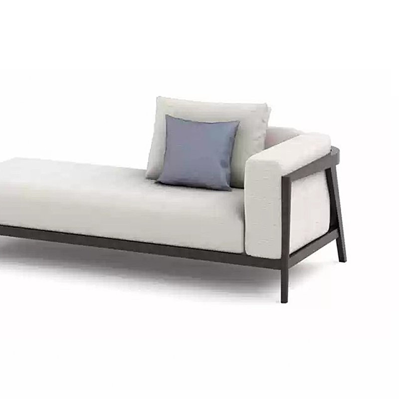 Chaise simple en bois de frêne moderne