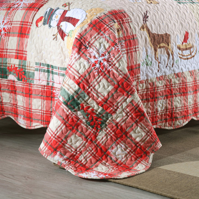Queen Red Microfiber Christmas Quilt Set with Pillow Shams