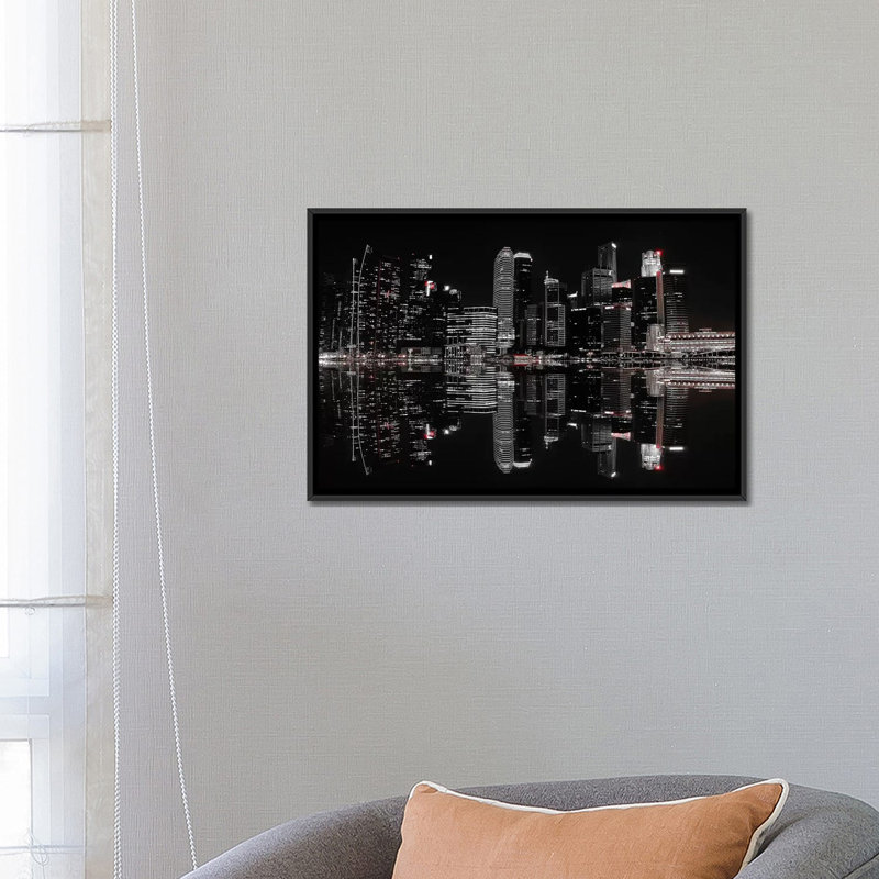Nuit dans la ville, reproduction de photo sur toile tendue, H 18 po x l 26 po x P 1,5 po, Pas de tapis, Toile tendue