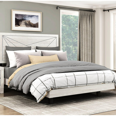 Très grand lit de style contemporain avec finition en chêne gris poussiéreux, conception à panneau, avec tête de lit et rails latéraux, mobilier de chambre à coucher, matériau en bois, type de sommier requis, rails fournis