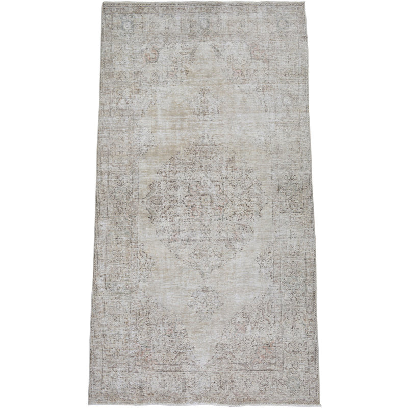 Tapis de la laine beige 6 pi 4 po x 9 pi 8 po one-of-kind à la main noué la années 1950 tabriz Issifu