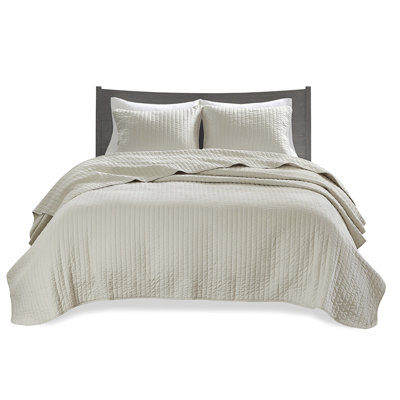 3 Piece King/ King Quilt In Cream, Microfiber Outer With Cotton Inner, Reversible For A Peaceful Break Bedding , Soothing Rest