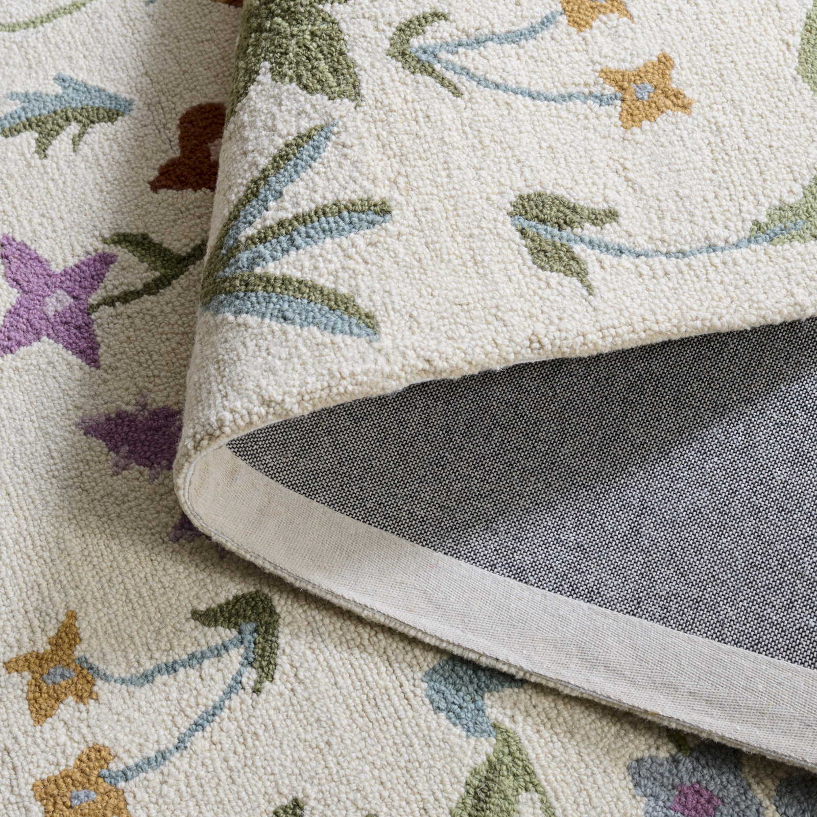 Hand-Tufted Wool Floral Outdoor Rug, Rectangle 6' x 9'