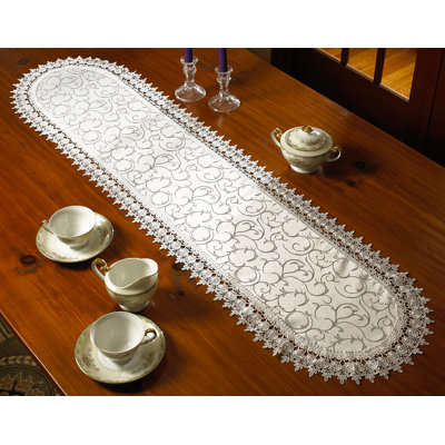 Quidong Floral Table Runner