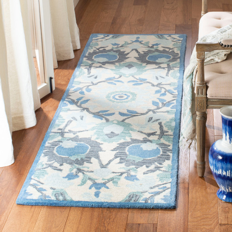 Antiquity Hand Tufted Wool Floral Rug, Runner 2'3" x 8'