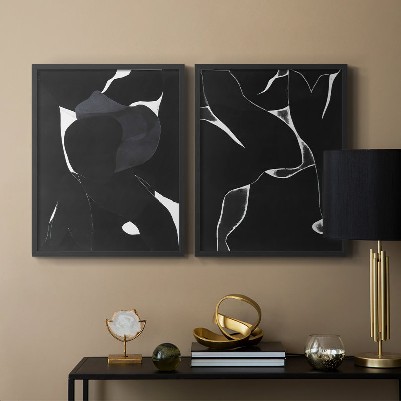 «Night Bloom I», reproduction encadrée de qualité supérieure - prête à être accrochée - aucun clou requis - aucun clou requis