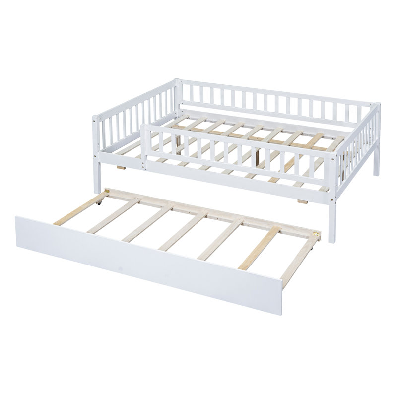 Lit de jour en bois pleine grandeur avec lit gigogne et barrières de sécurité blanches - construction sans sommier requis pour une utilisation optimale