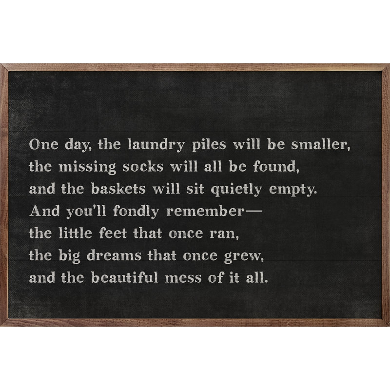 One Day The Laundry Piles, H 5 po x l 8 po, Noir