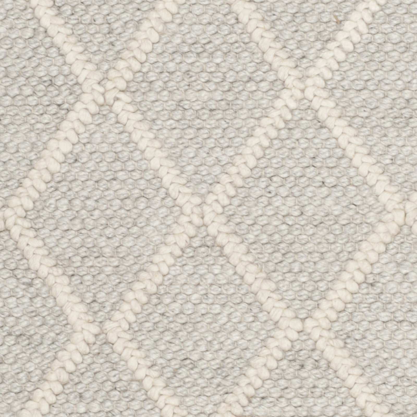 Russo Geometric Flatweave Silver/Ivory Area Rug, Rectangle 6' x 9'