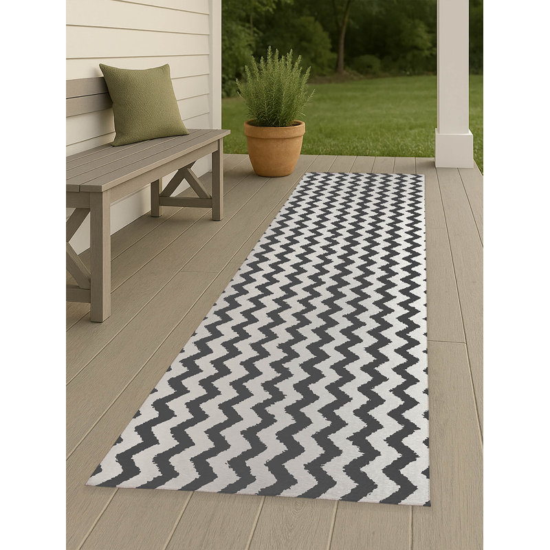 Chevy Tribal Non-Slip Outdoor Rug, Runner 2'6" x 8'