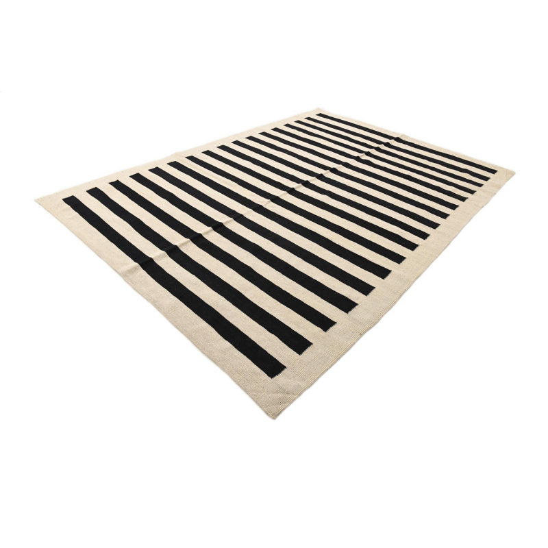 Tapis noir et blanc Ohlson