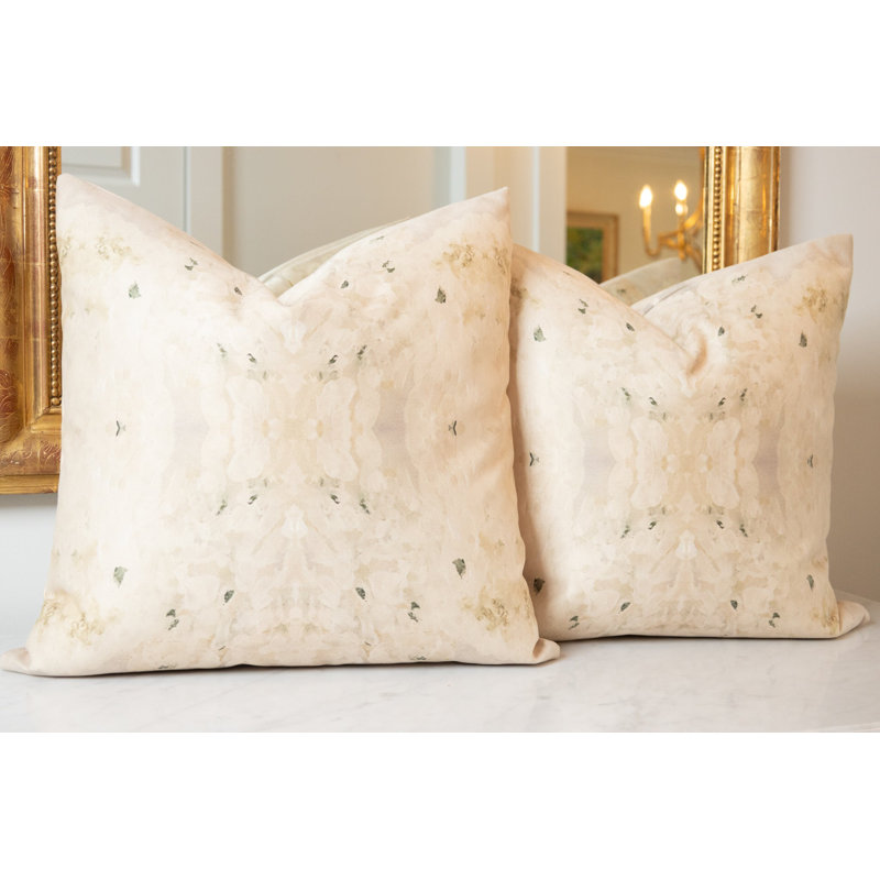 Centerpiece Square Pillow Cover & Insert, 22"H x 22"W