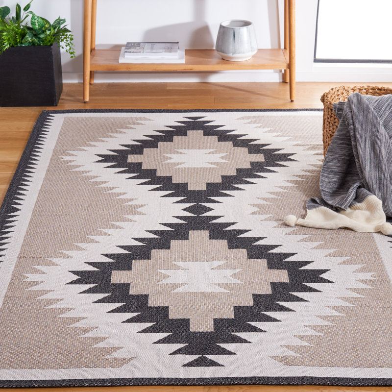 Ilkka Southwestern Cotton Area Rug in Beige/Black, Rectangle 2'1" x 5'