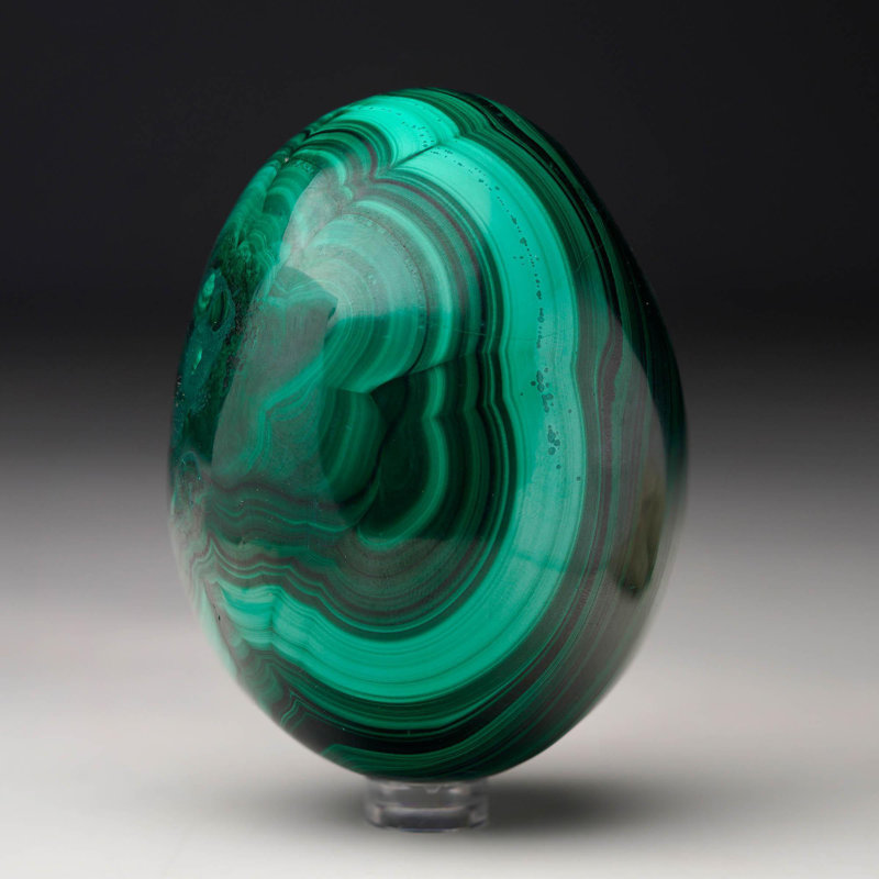 Grand œuf de malachite poli à la main