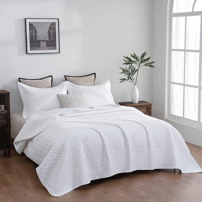 Microfiber Embossed Bedspread Set, King Quilt + 1 Standard Sham + 1 Standard Pillowca, White
