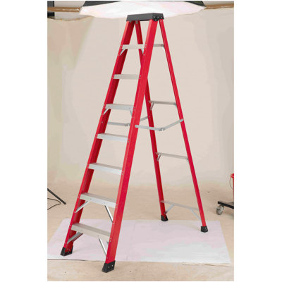 Fiberglass Ladder, 330 lb Load Capacity