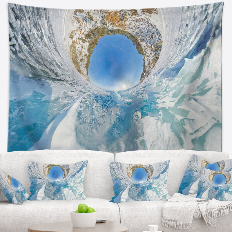 Tapisserie petite planète hummocks baikal landscape ice, H 32 po x l 39 po