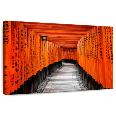 Lilie Kyoto Shrine Torii Gates