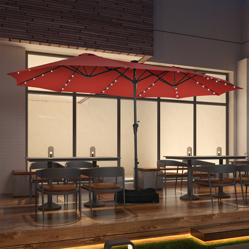 Parasol de patio 15 pi avec base et lumières solaires, Rouge