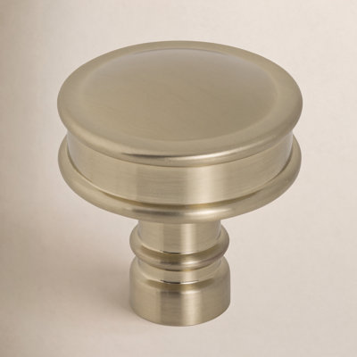 Cranford 1 1/4" Diameter Round Knob