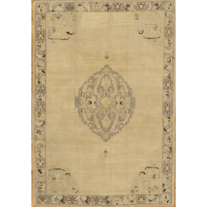 Hand Knotted Wool Oriental Area Rug in Gold