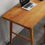 Bureau rectangulaire brun en bois massif-108803821