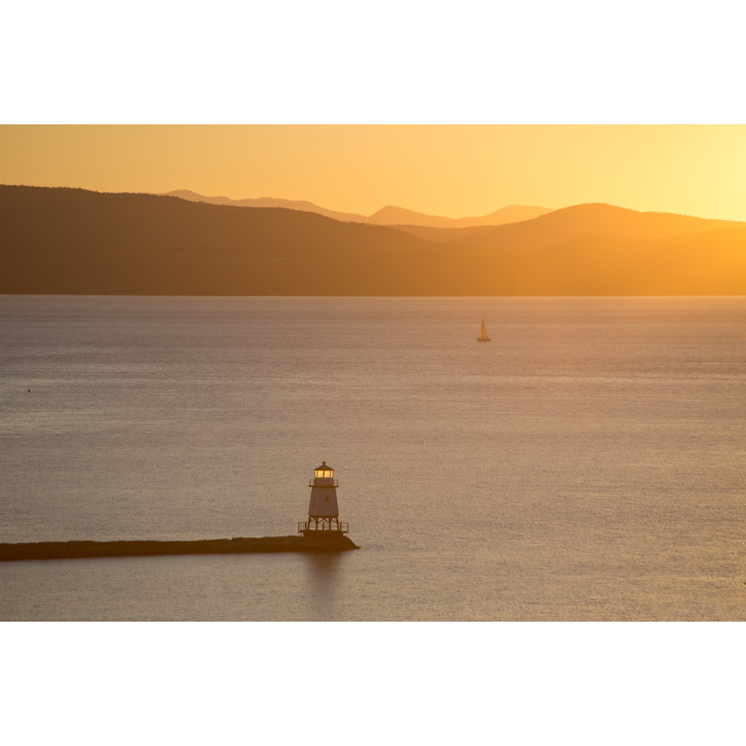 Lake Champlain von Gregstokinger - Kunstdrucke auf Leinwand