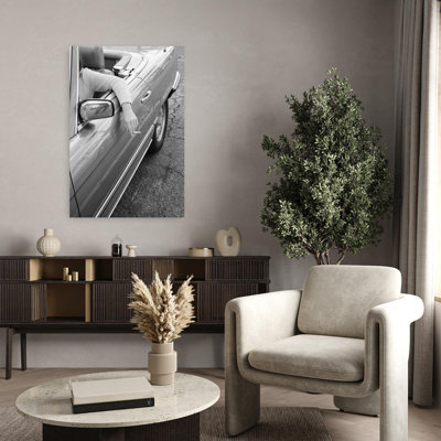 Femme au volant d'une voiture classique rétro, art mural rétro