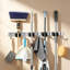 Support de balai mural robuste en acier inoxydable avec 4 supports et 5 crochets - Organisateur de rangement peu encombrant pour la cuisine, la salle de bain, le garage, le placard et le bureau