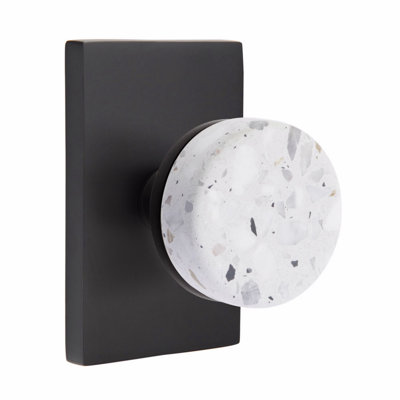 Ensemble de boutons de passage Emtek Select, rosette rectangulaire moderne, tige conique, bouton terrazzo clair, CF