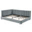 Lit double confortable recouvert de velours gris avec structure et / ou revêtement de velours de lit de jour