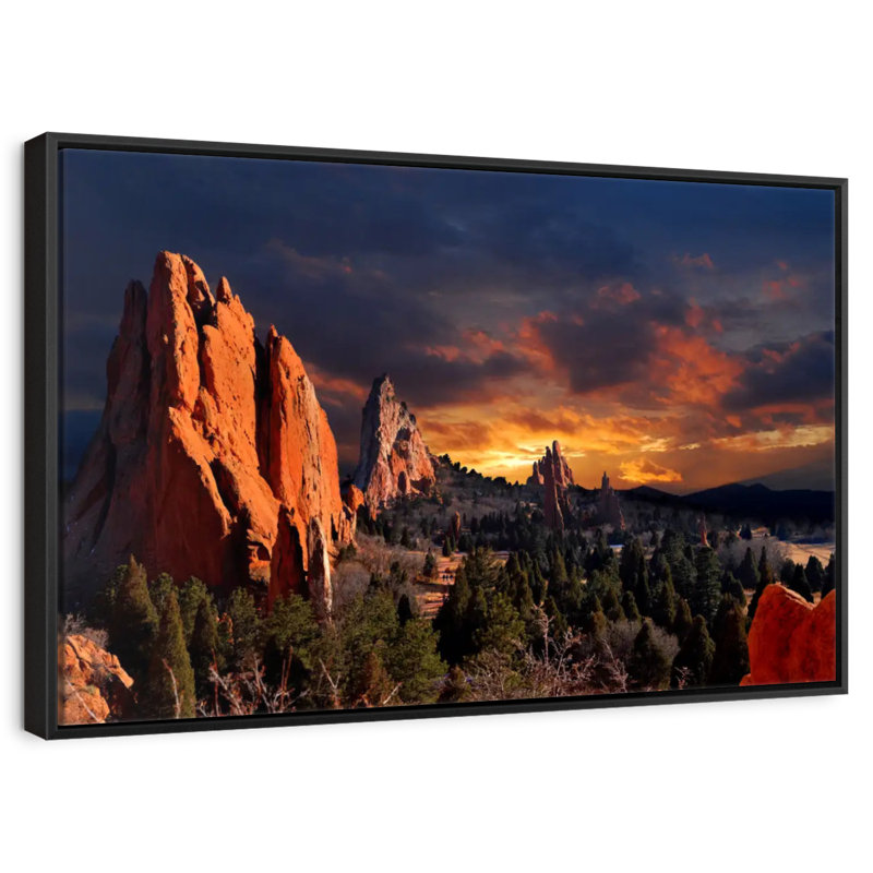 Jardin du crépuscule des dieux, 19 po x 13 po, Cadre flottant noir