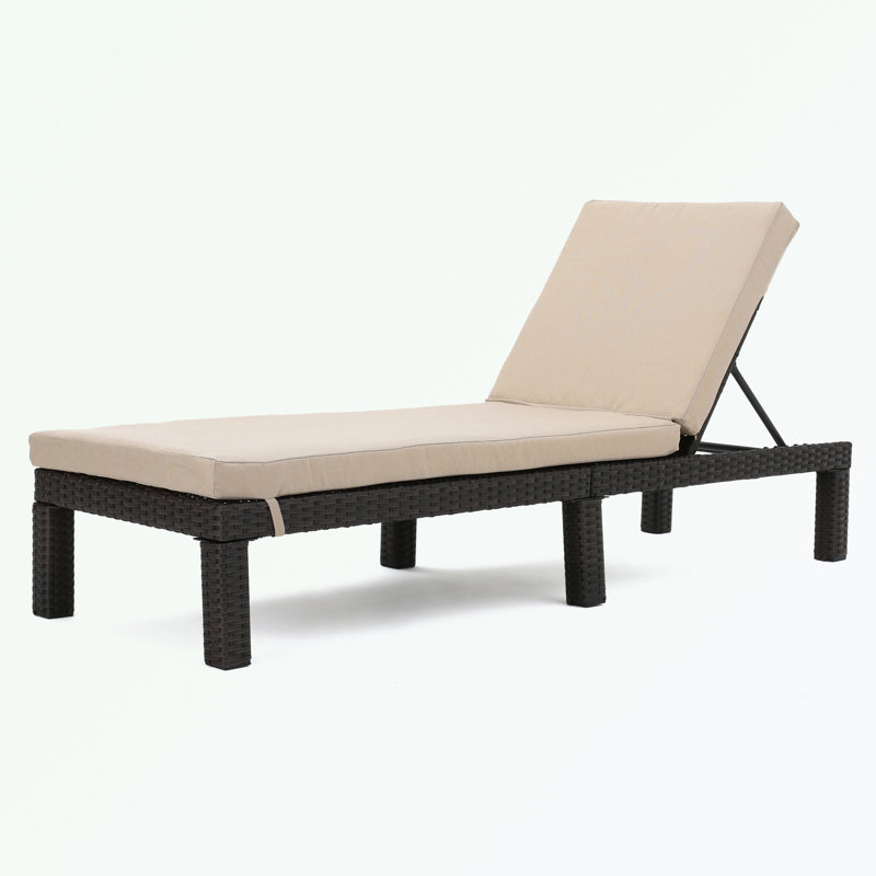 Chaise longue avec coussin moelleux et dossier réglable