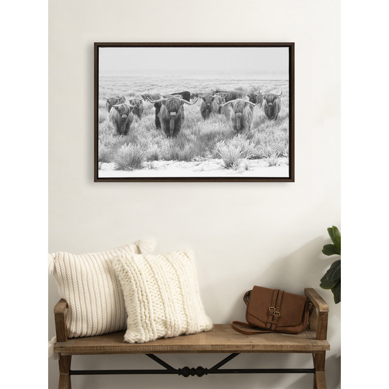 «Herd of Highland Cows Black and White» par The Creative Bunch Studio, reproduction d'art sur toile encadrée, Brun
