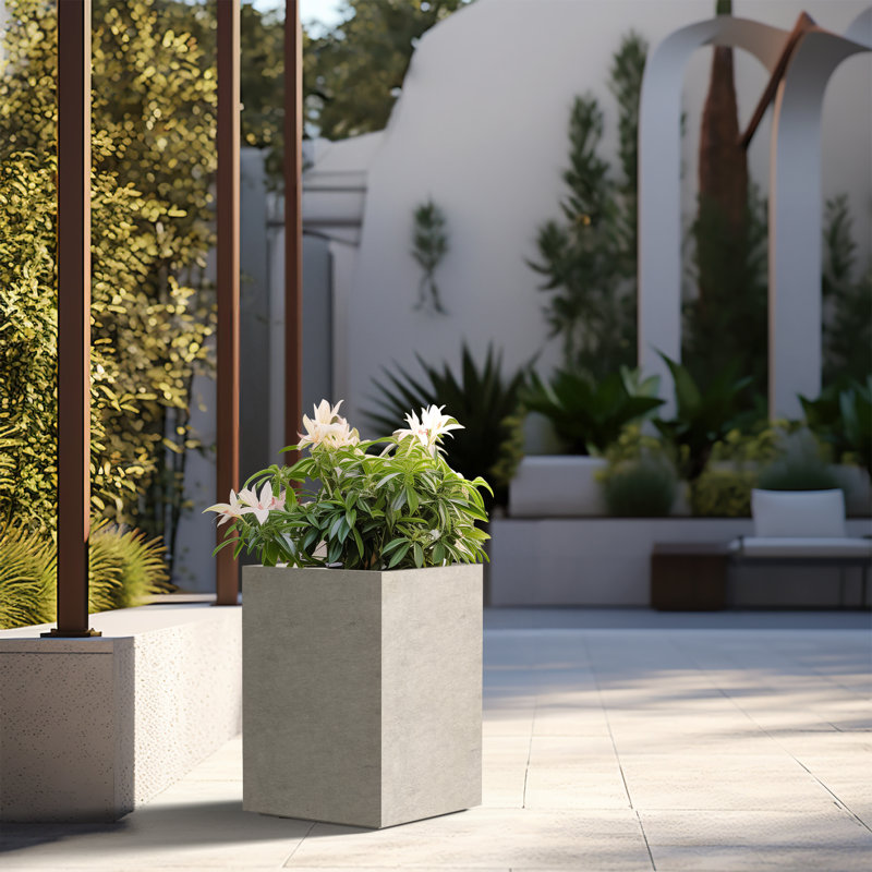 Grand pot à fleurs 19 po, Jaune pâle, H 19 po x l 13,5 po x P 13,5 po