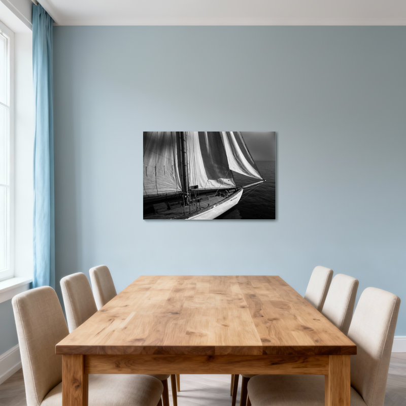Voilier tendance sur l'eau calme en noir et blanc, H 28 po x l 40 po