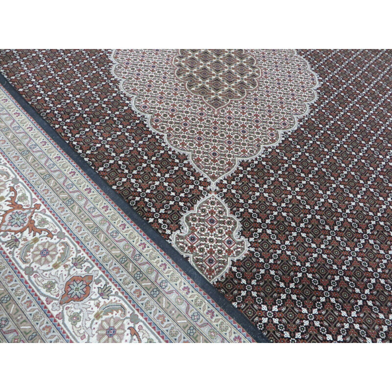 Tapis Mahi Tabrez noir en laine et soie noués à la main 10 pi 2 po x 13 pi 8 po 04C6A5035A554BEB9CDCF15830E0C4B5